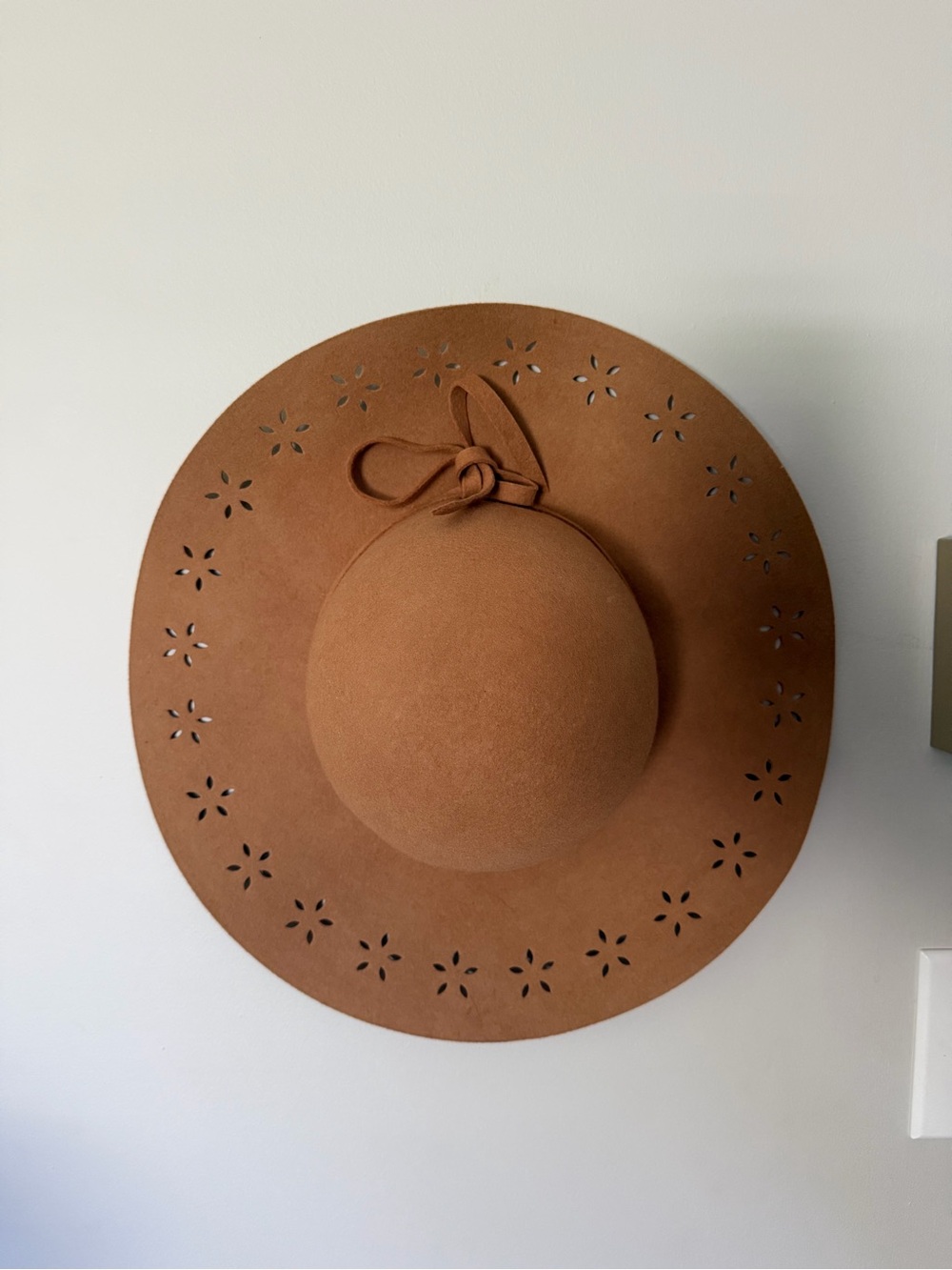 Stylish Felt Hat in Tan